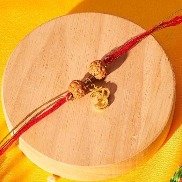 Set of 1 Rudraksh Rakhi for Brother | Rakhi Gift Pack for Sister, Bhaiya and Bhabhi | Bracelet for Men, Women | Fancy Jewellery Combo Gifts | Ideal for Gifting Hamper